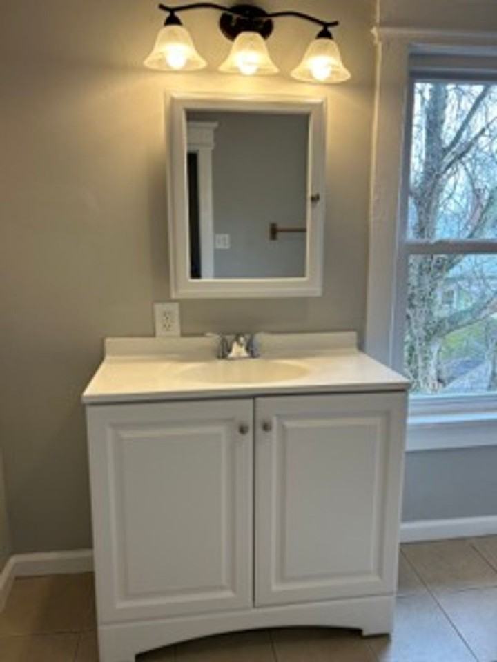 217 Abbey Ln - Photo 6 of 24