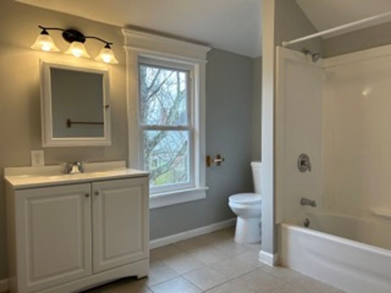 217 Abbey Ln - Photo 7 of 24