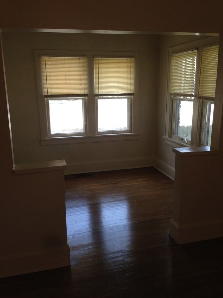 516 S Florence Ave - Photo 2 of 11