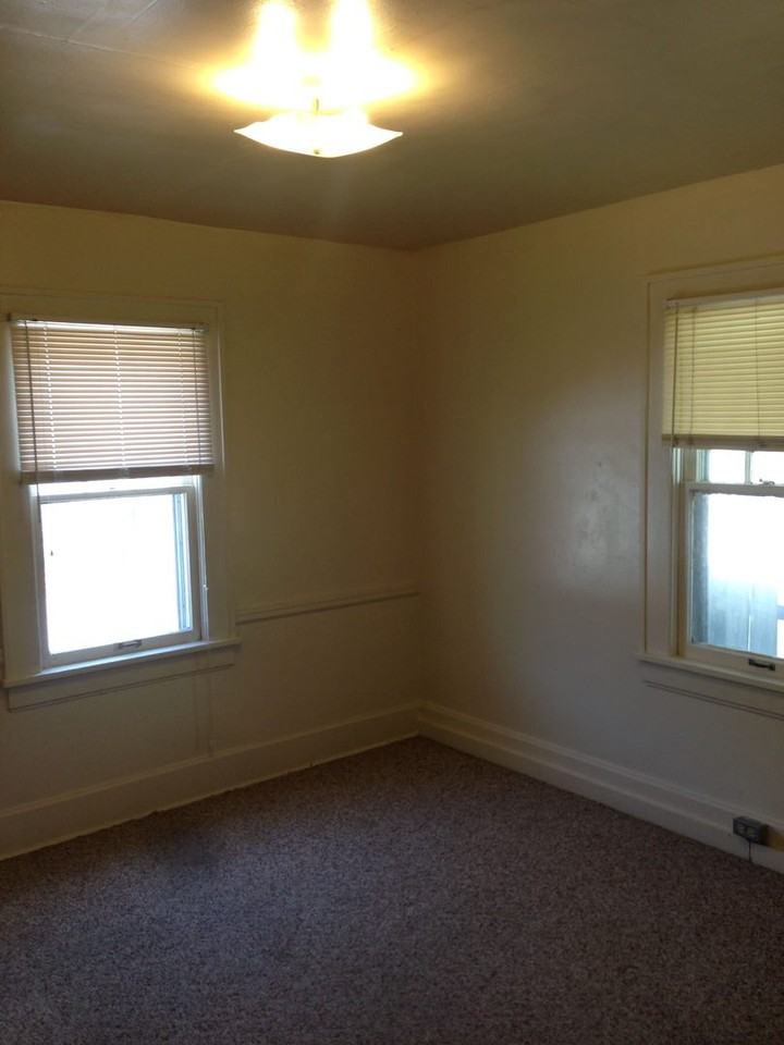 516 S Florence Ave - Photo 6 of 11