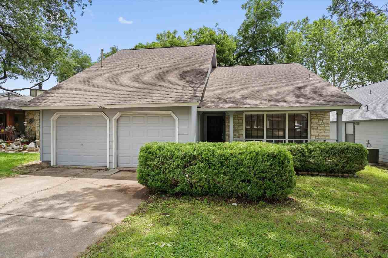9901 Willers Way - Photo 3 of 33