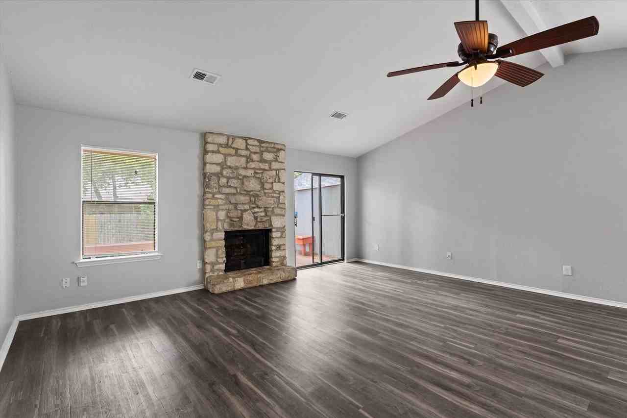 9901 Willers Way - Photo 7 of 33