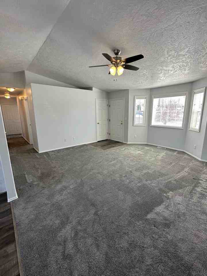 723 Laleene Dr - Photo 5 of 32
