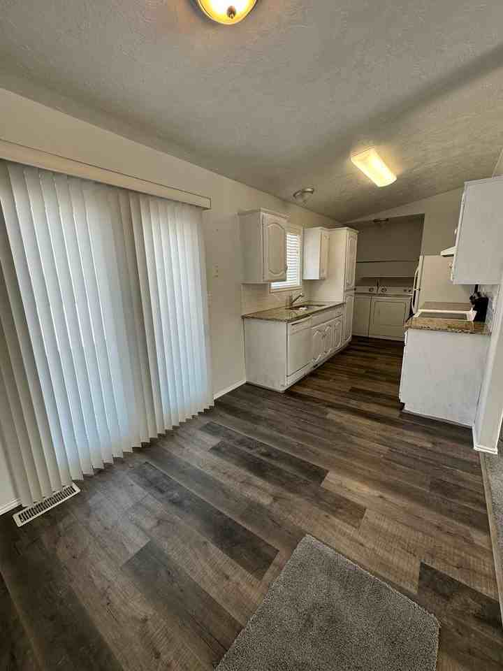 723 Laleene Dr - Photo 7 of 32