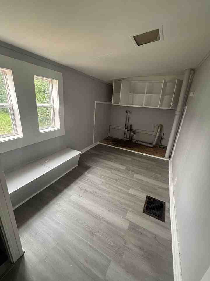 6826 Rathbun Ave - Photo 4 of 9