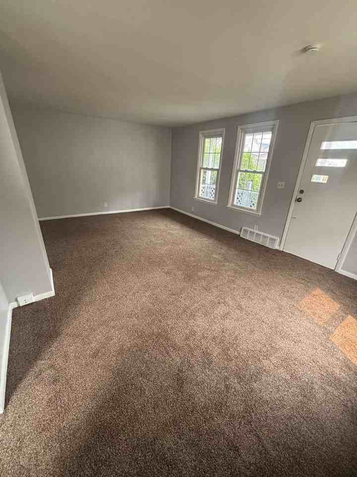 6826 Rathbun Ave - Photo 5 of 9