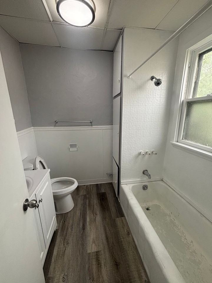 6826 Rathbun Ave - Photo 6 of 9