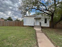 featured image of 1601 Nw Bell Ave