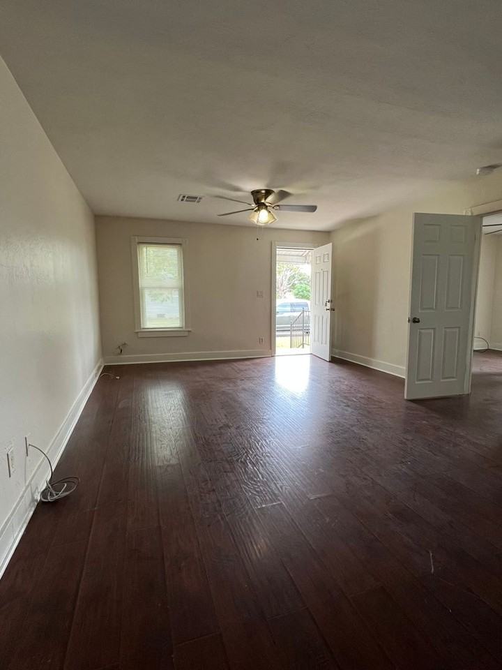 1601 Nw Bell Ave - Photo 4 of 7