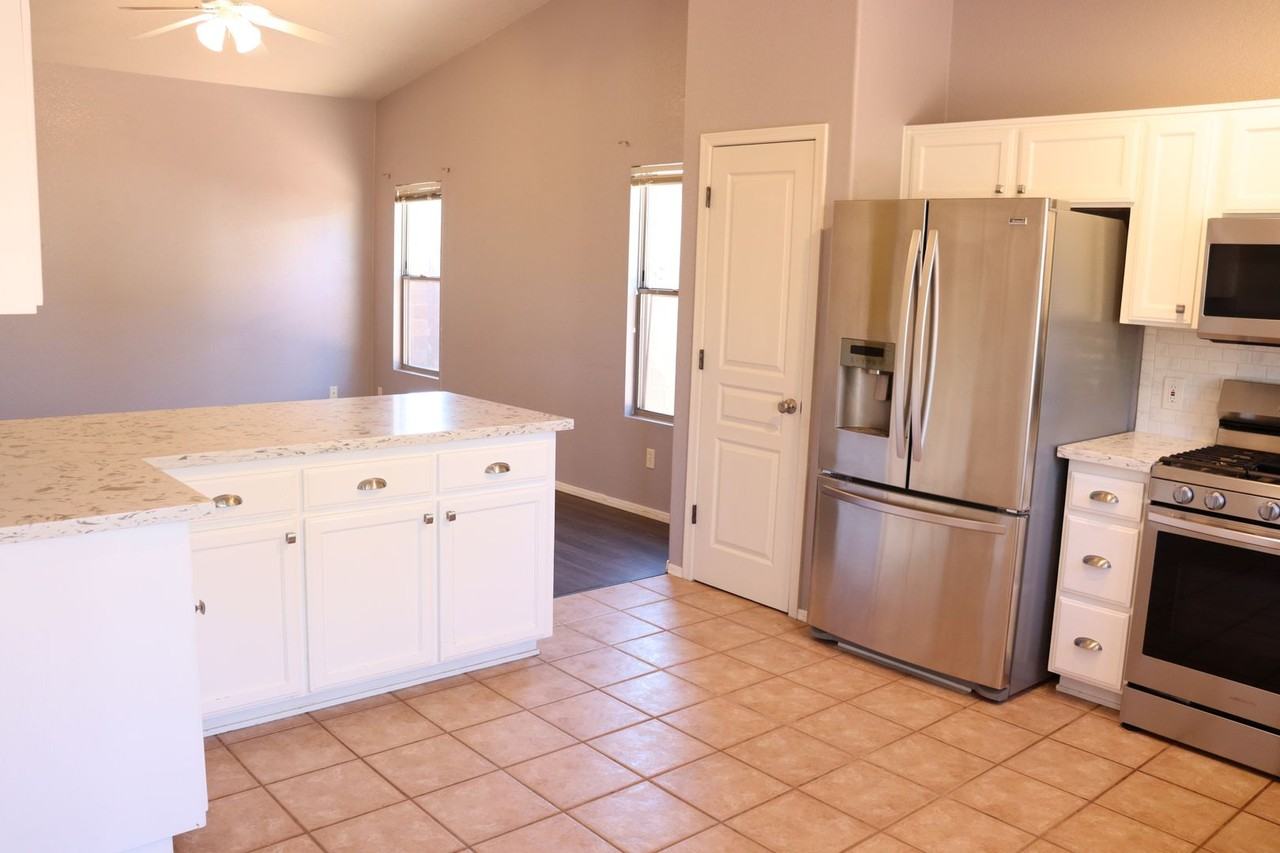 3357 Plaza Candida - Photo 6 of 26