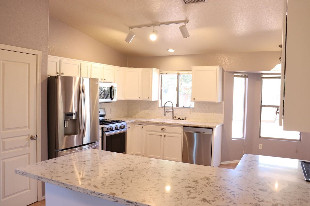 3357 Plaza Candida - Photo 7 of 26