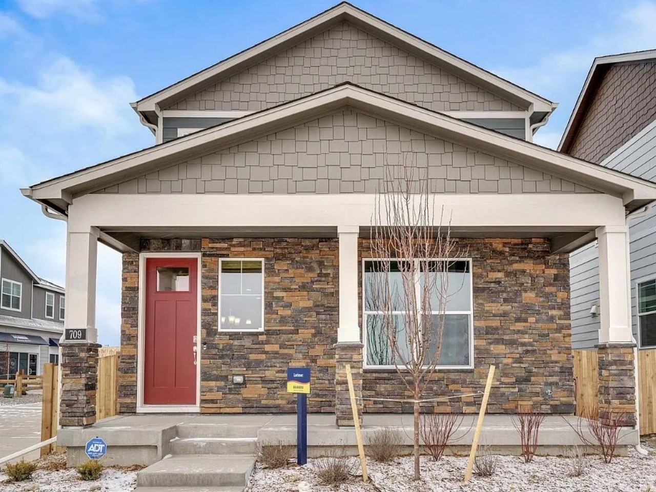 828 N Quatar St - Photo 3 of 16
