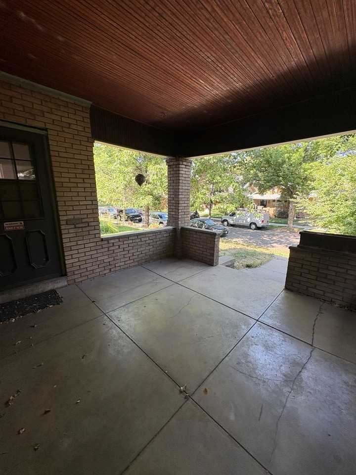 678 S Corona St - Photo 2 of 20