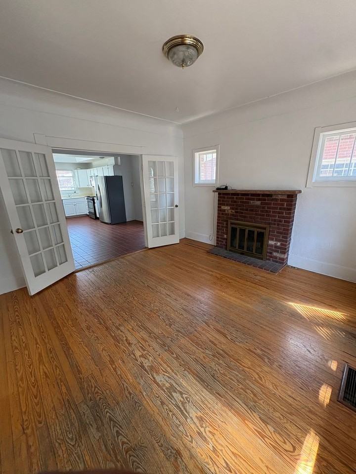 678 S Corona St - Photo 5 of 20