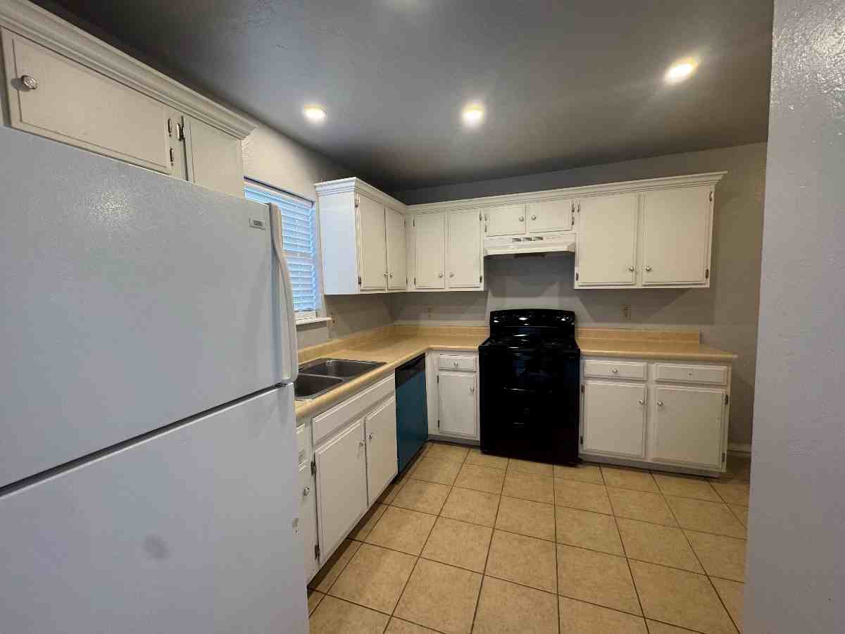 8199 Nw 23rd St #1 - Photo 4 of 12