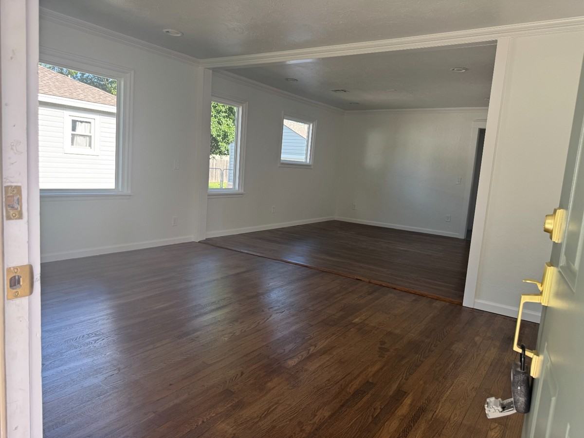 1119 W Eufaula St #1 - Photo 2 of 14