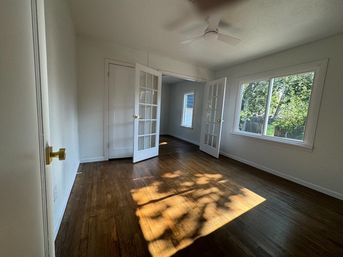 1119 W Eufaula St #1 - Photo 4 of 14