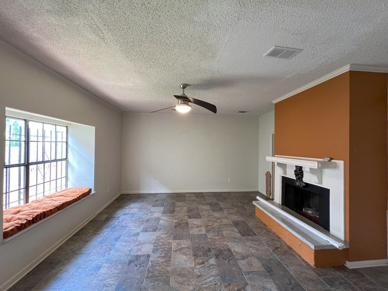 268 Steele Blvd - Photo 6 of 14