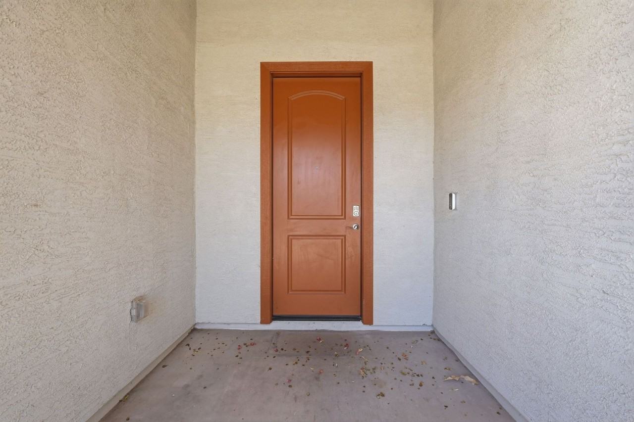 38213 W San Clemente St - Photo 4 of 50