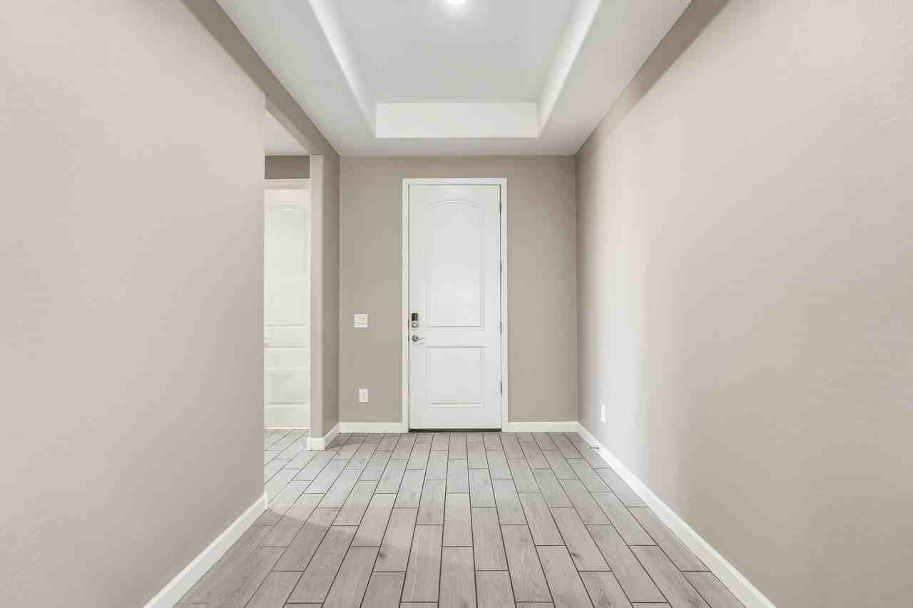 38213 W San Clemente St - Photo 5 of 50