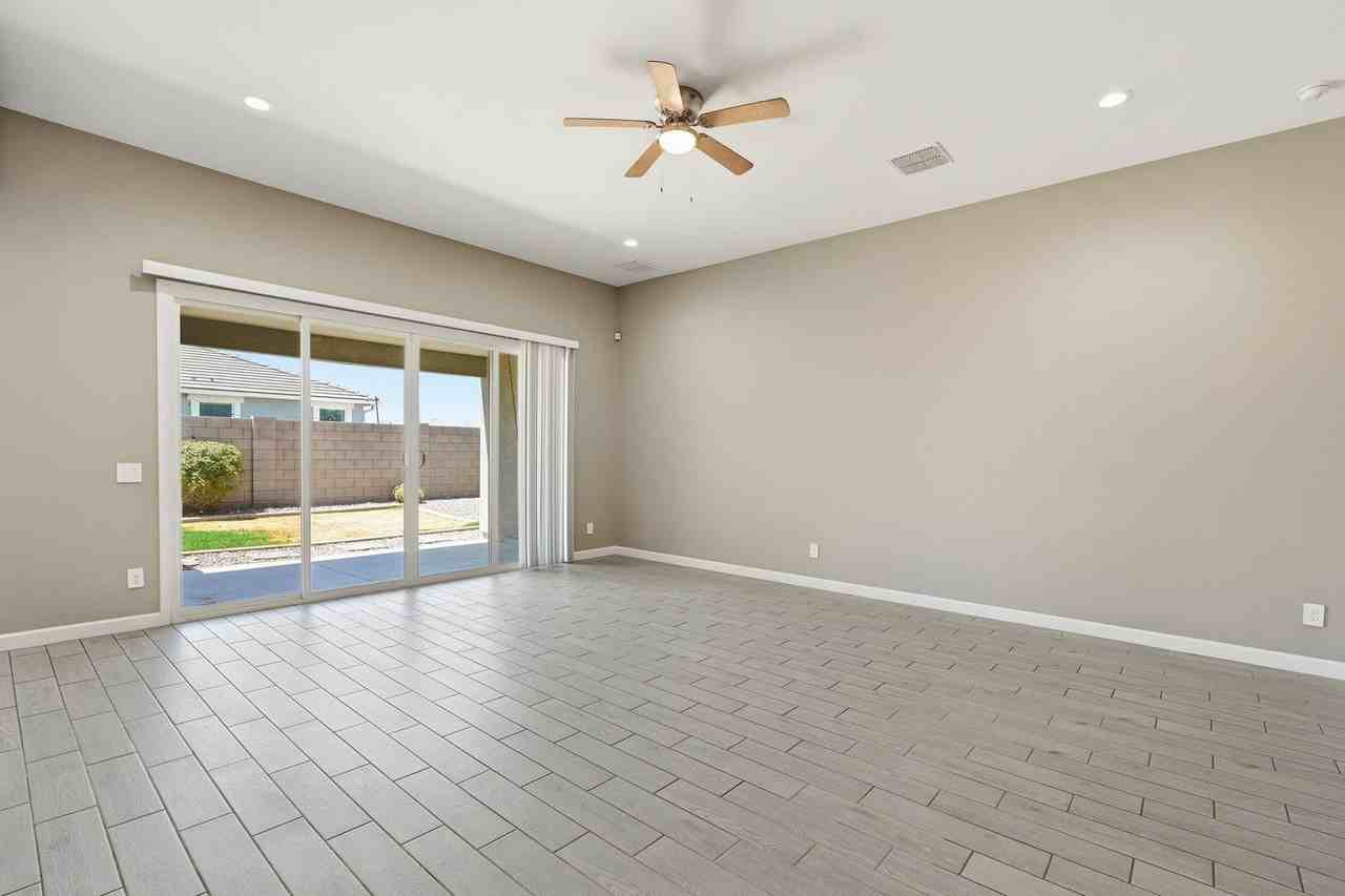 38213 W San Clemente St - Photo 6 of 50