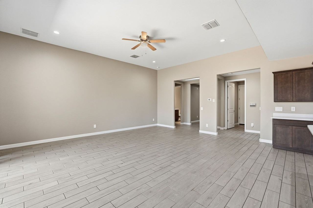 38213 W San Clemente St - Photo 7 of 50
