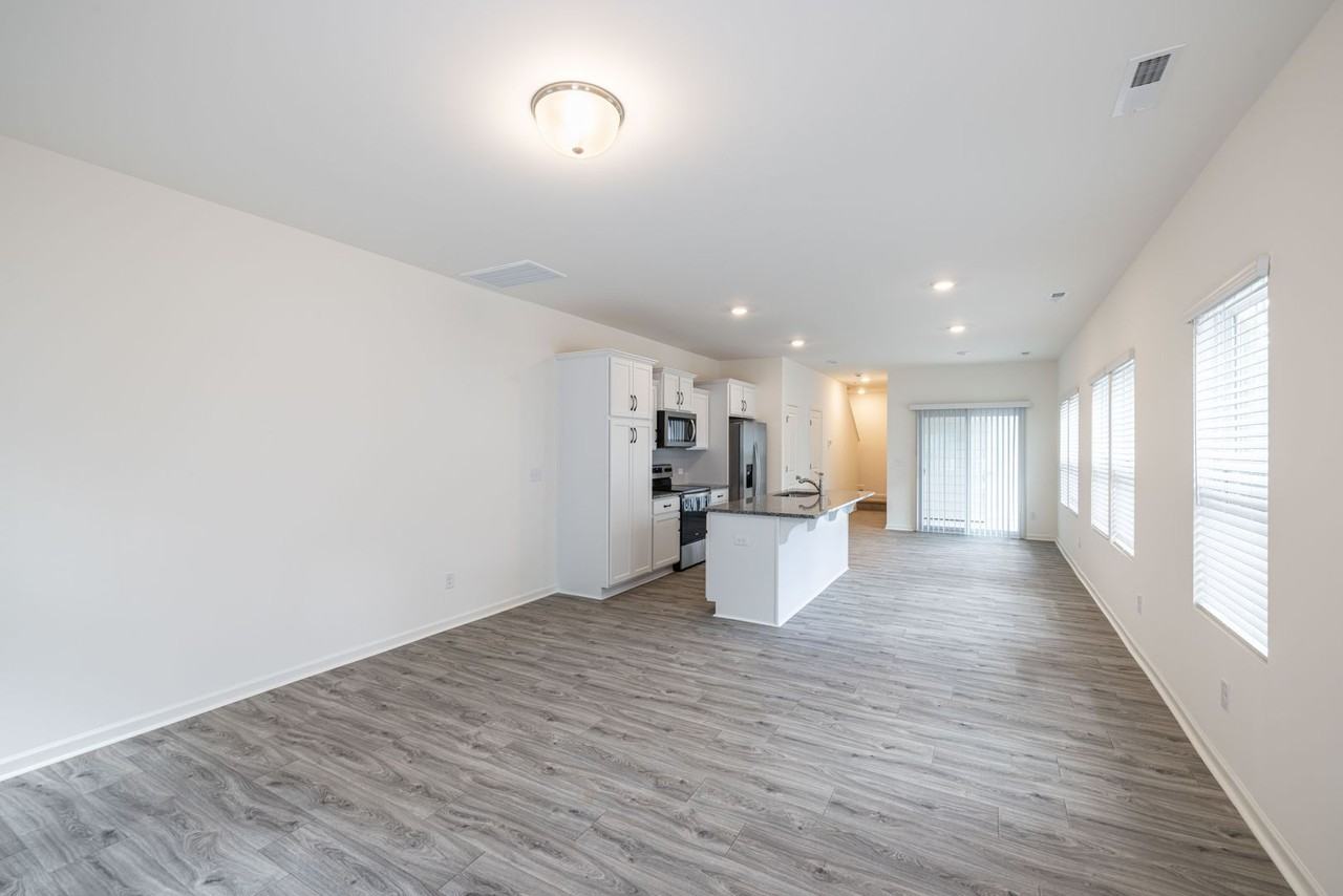 436 Kinnerton Pl - Photo 3 of 25