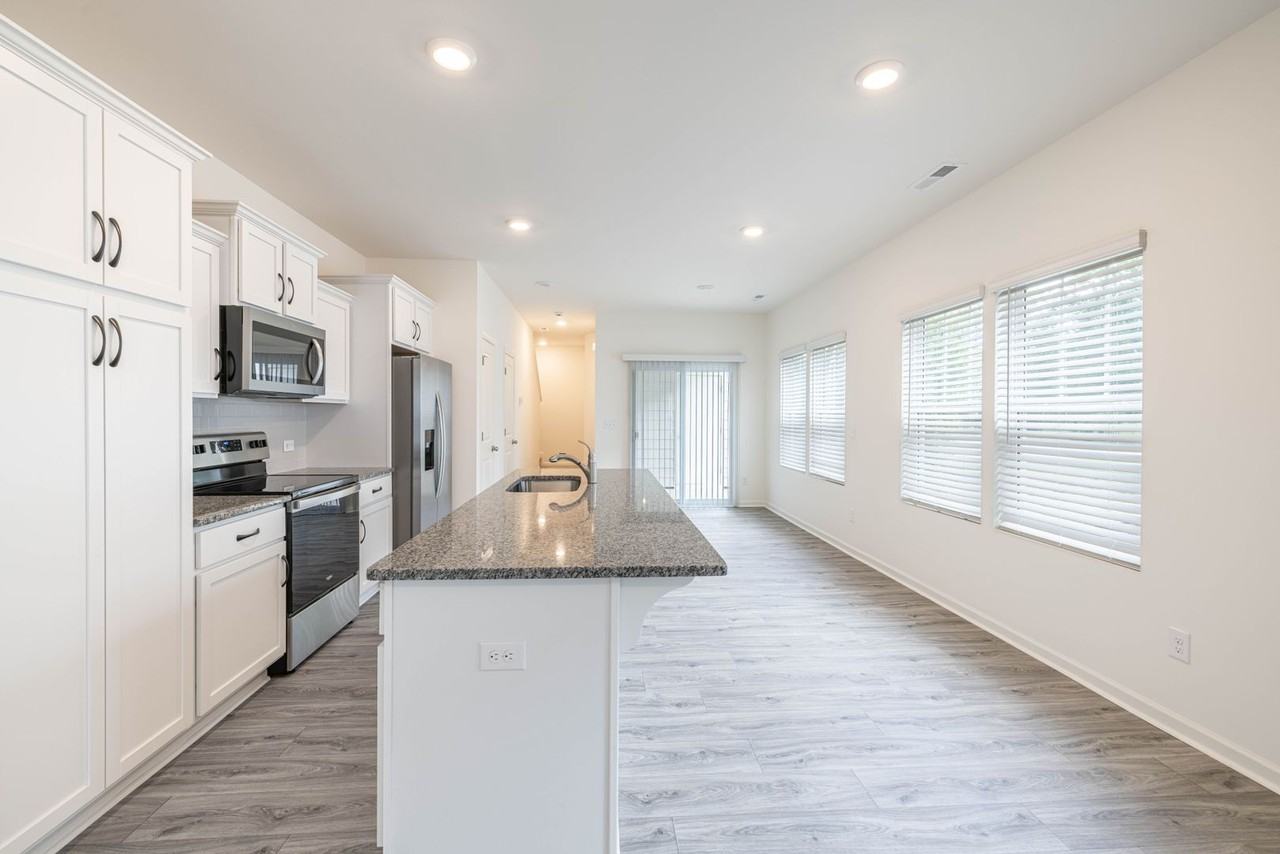 436 Kinnerton Pl - Photo 5 of 25