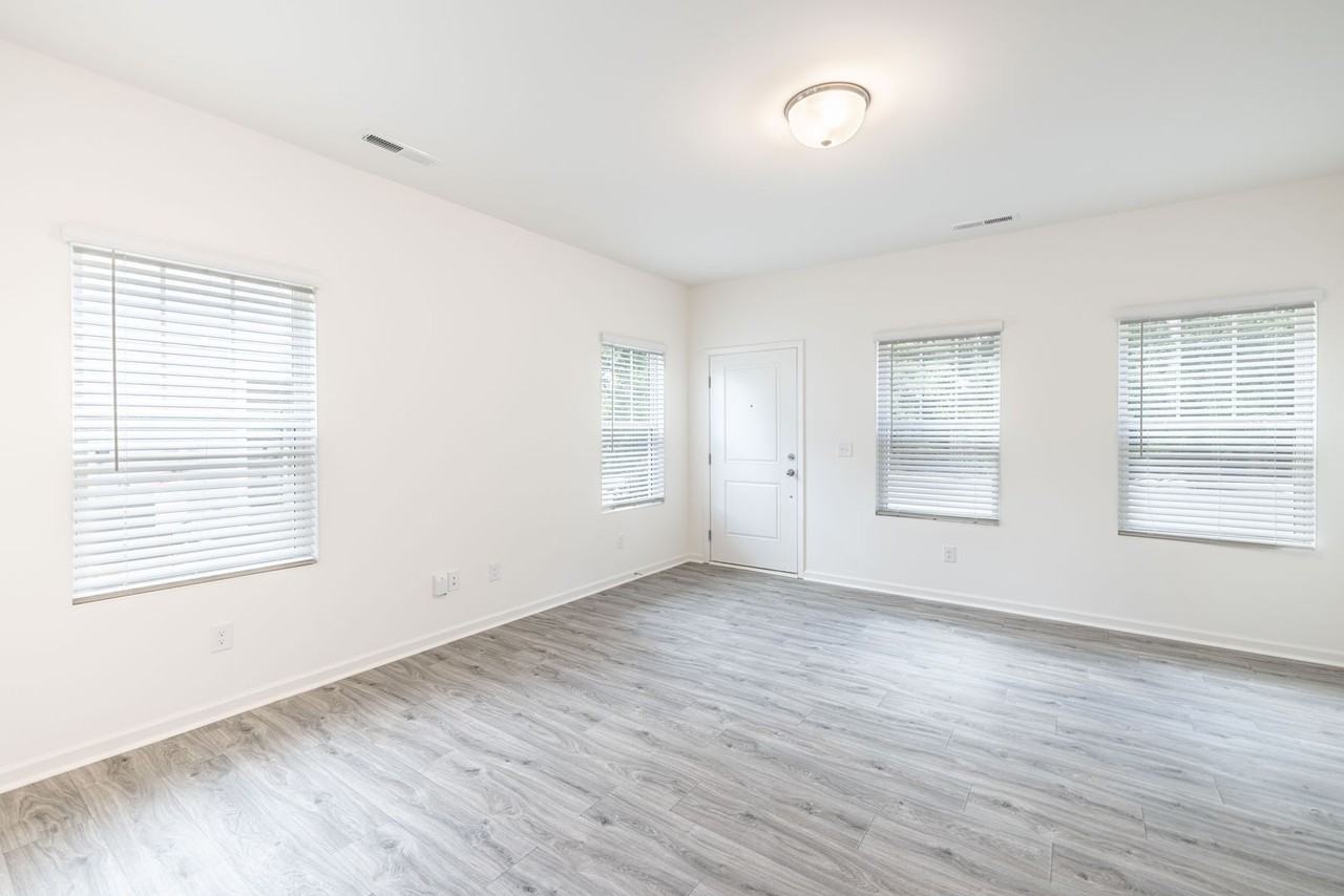 436 Kinnerton Pl - Photo 6 of 25