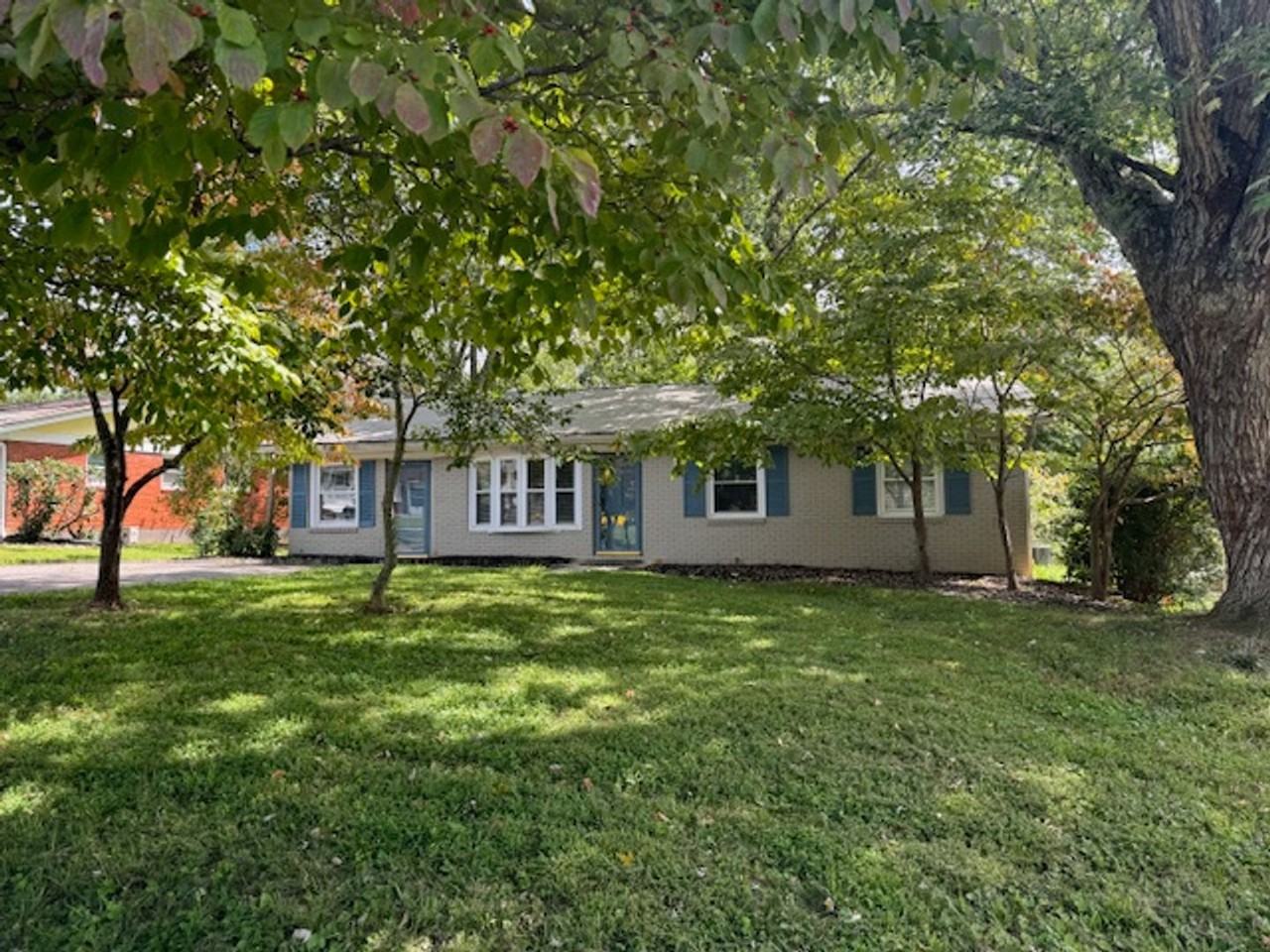 13 Oak Leaf Ln - Photo 2 of 38