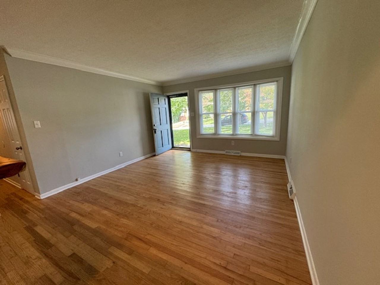 13 Oak Leaf Ln - Photo 4 of 38