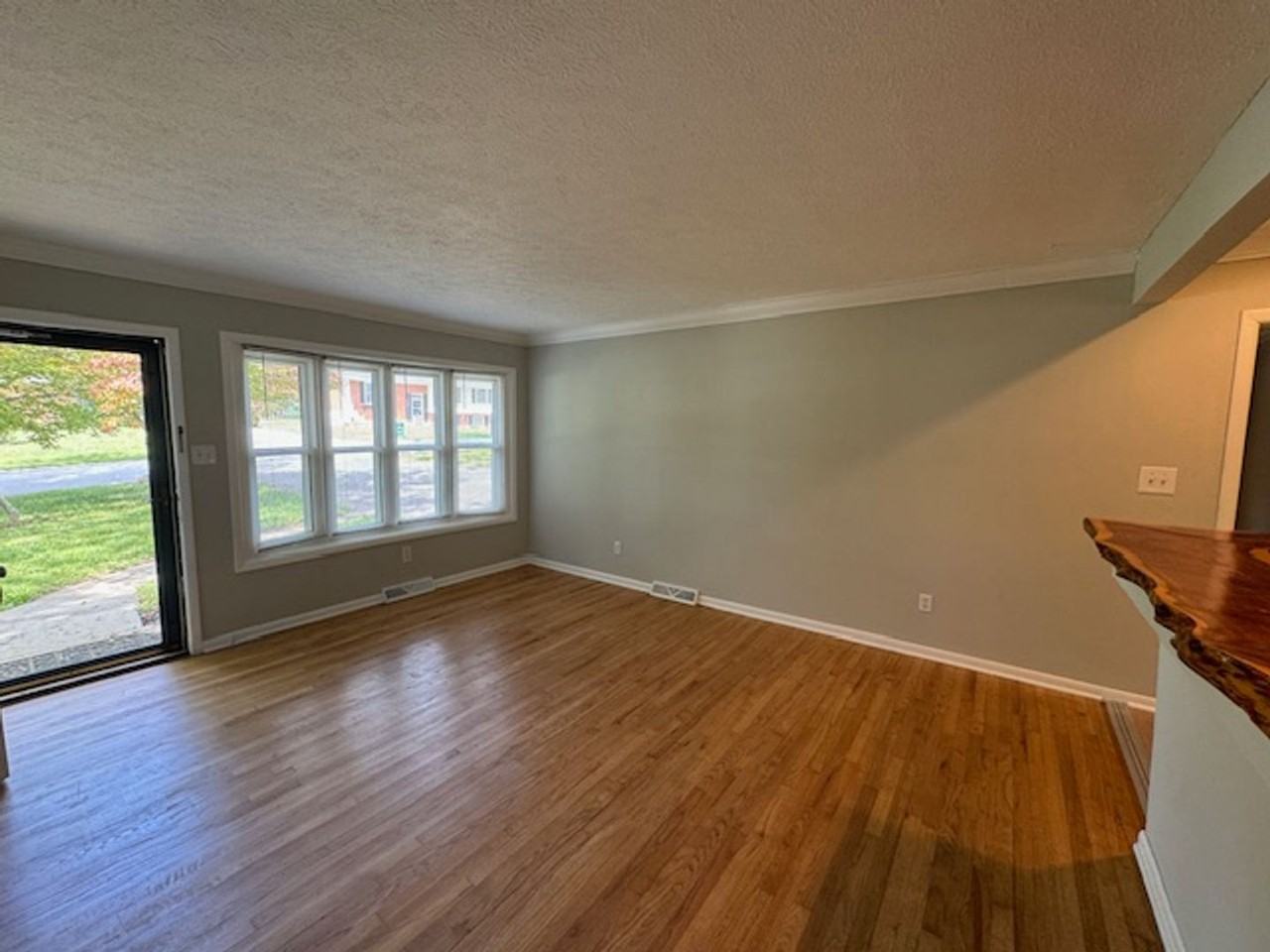 13 Oak Leaf Ln - Photo 5 of 38