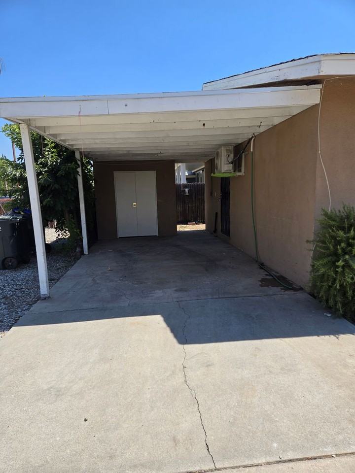 461 N Franklin St - Photo 4 of 21
