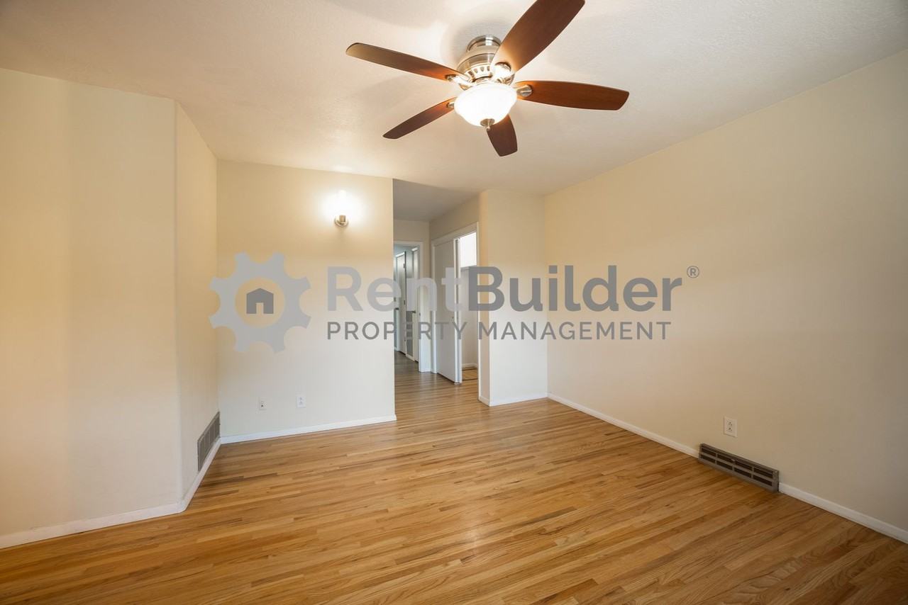 6504 Loftus Ave Ne - Photo 3 of 23