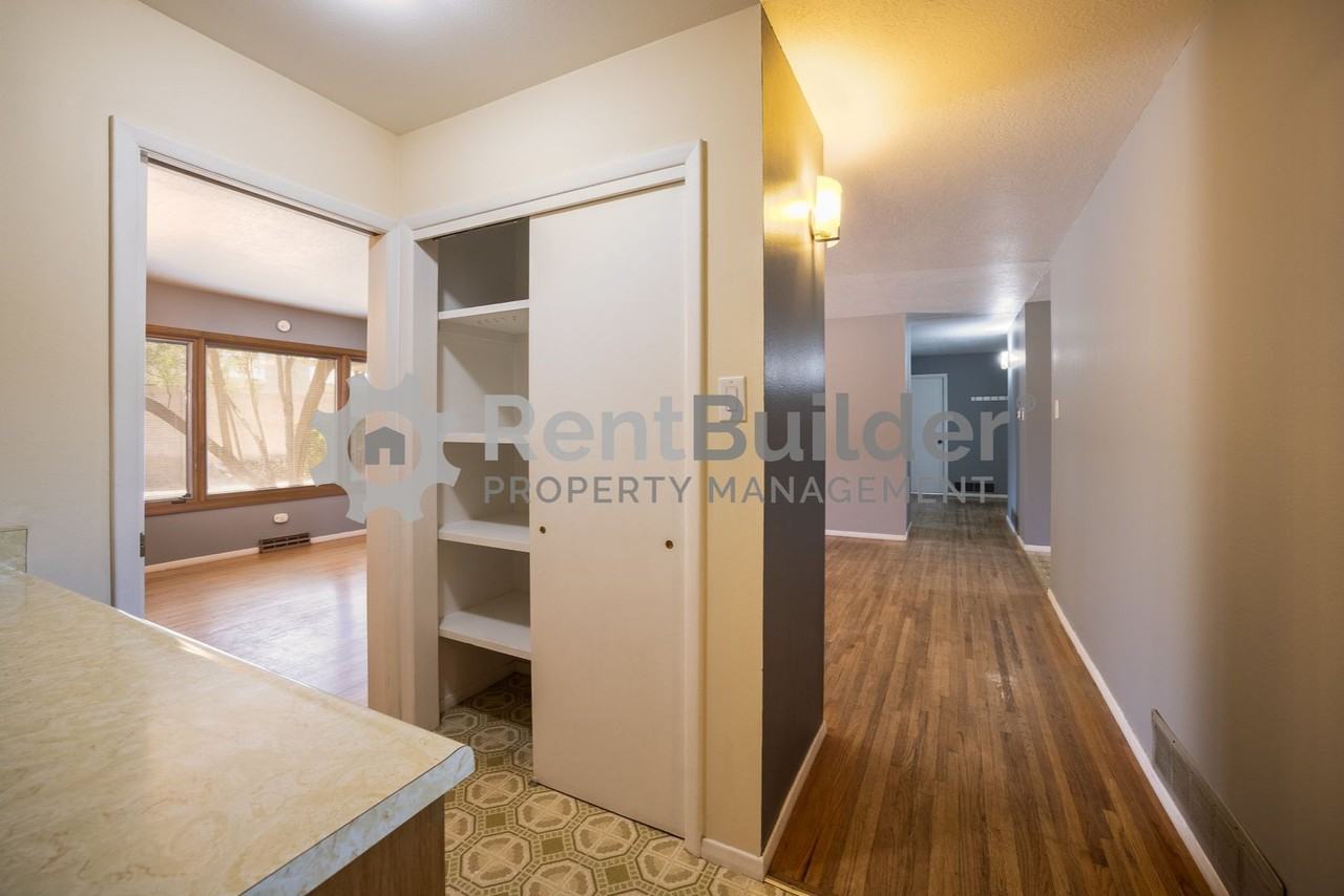 6504 Loftus Ave Ne - Photo 7 of 23