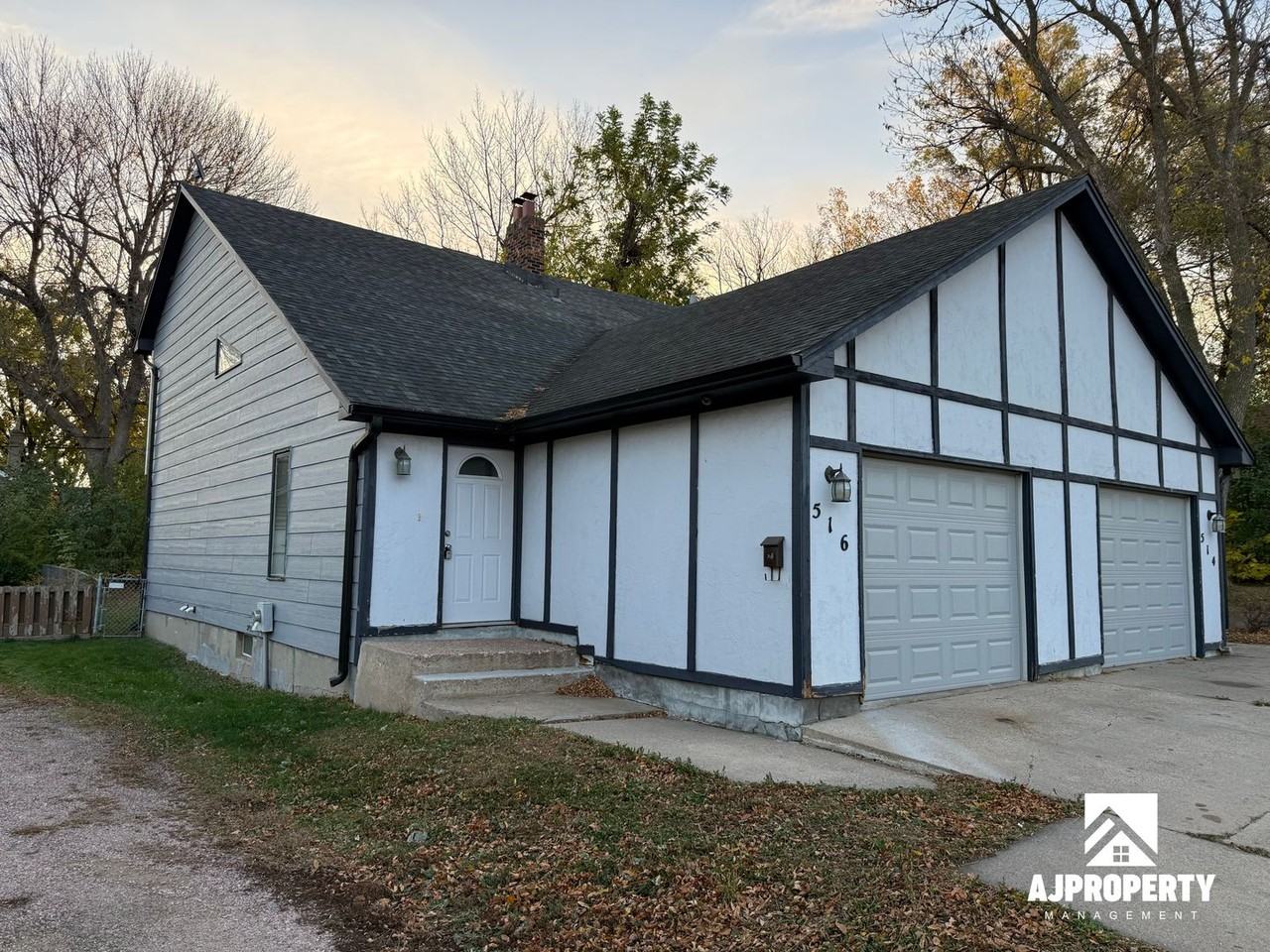 516 N Cliff Ave - Photo 2 of 17
