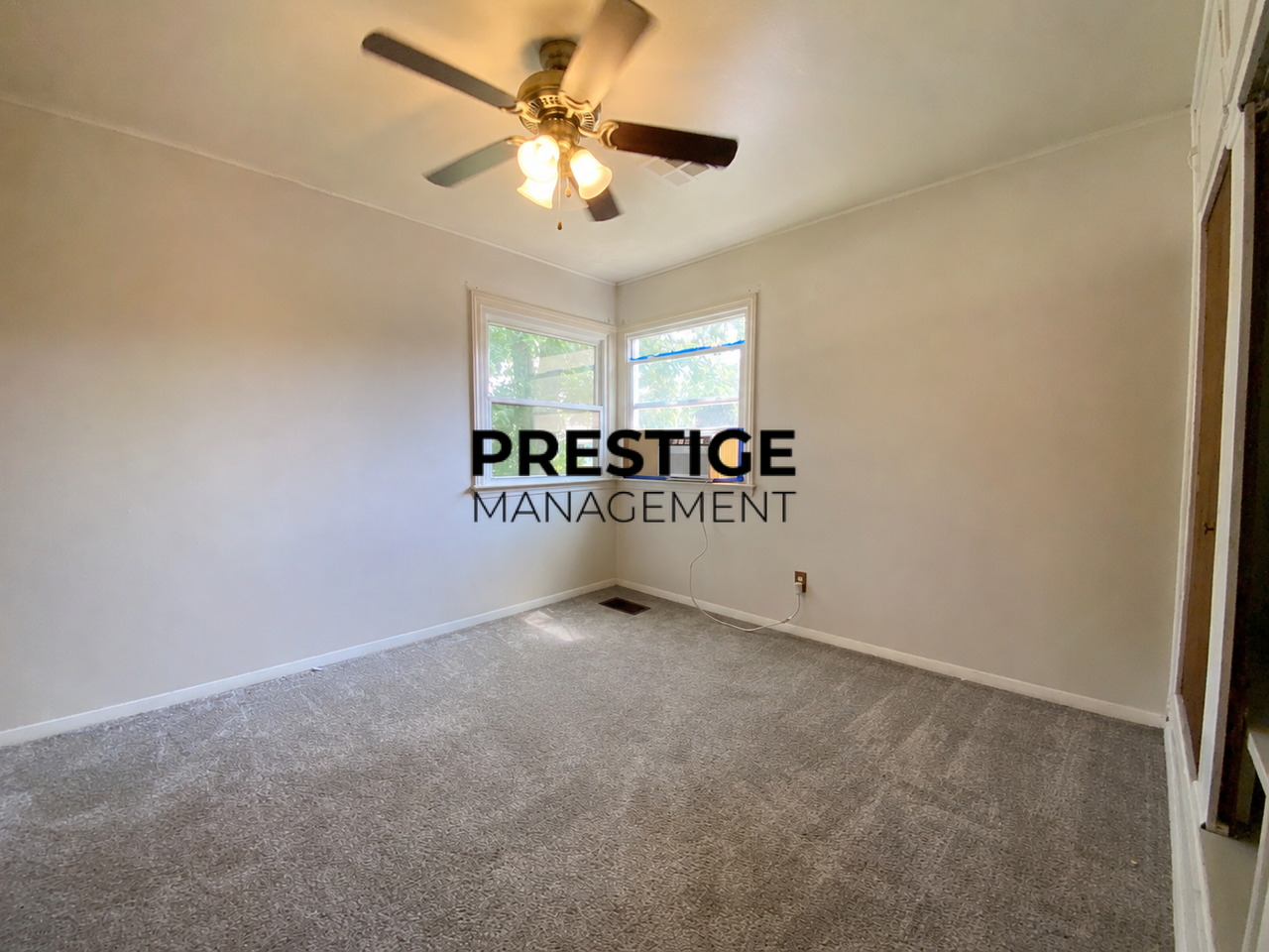 1229 W 44th Pl - Photo 4 of 8