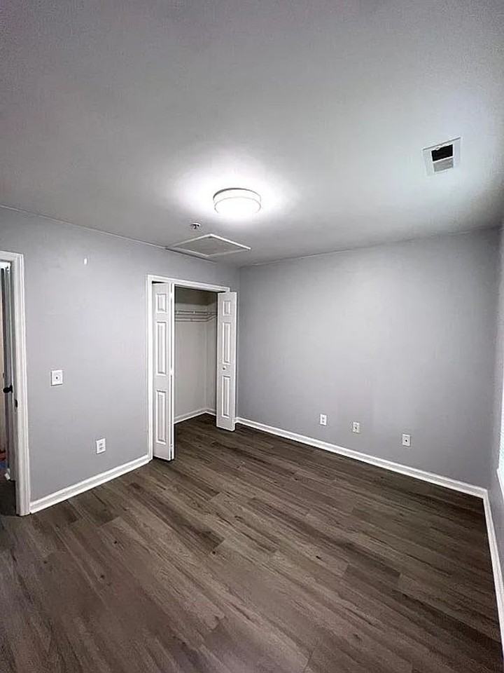 1950 Trailwood Heights Ln #303 - Photo 3 of 10