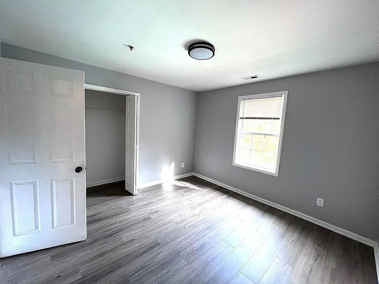 1950 Trailwood Heights Ln #303 - Photo 5 of 10