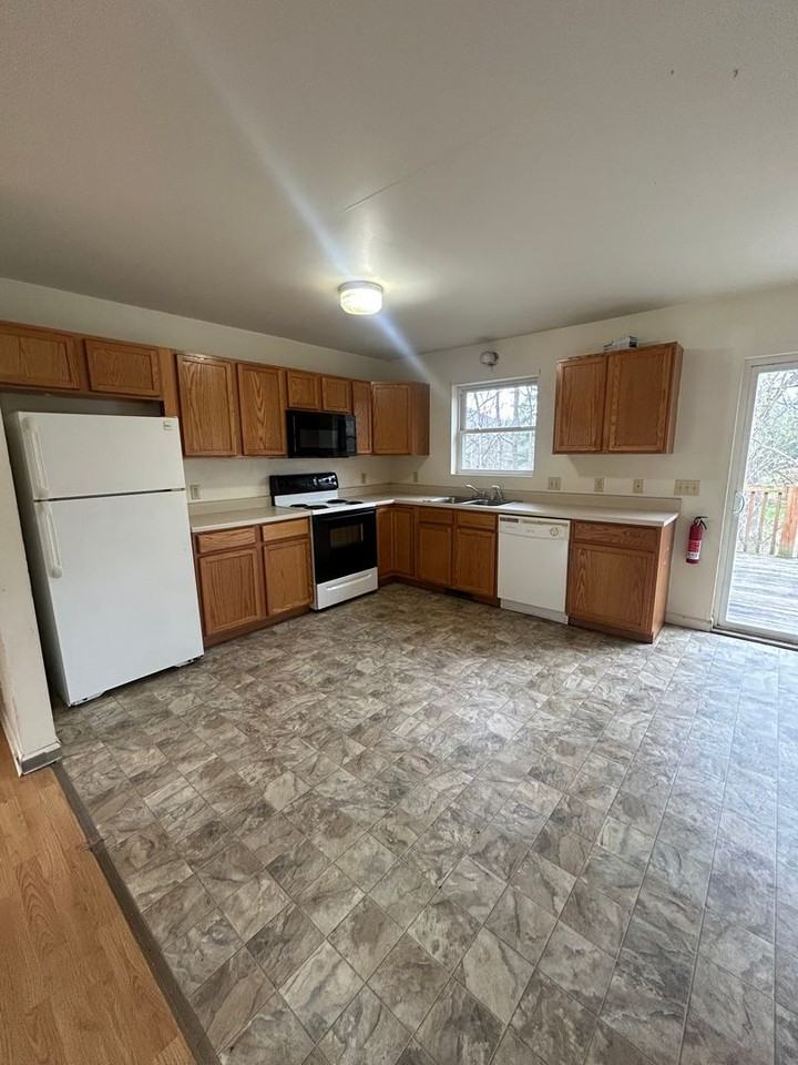 103 Grandview Rd - Photo 7 of 22