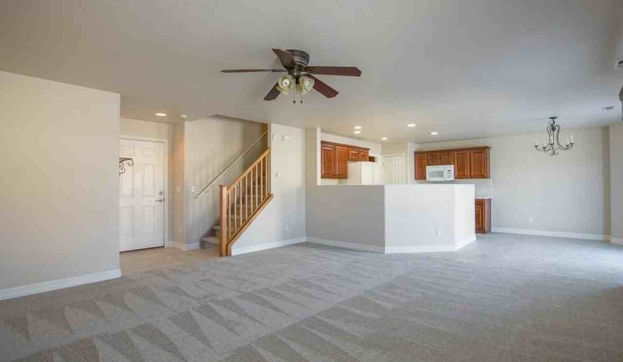 4026 Berwick Ln - Photo 4 of 18