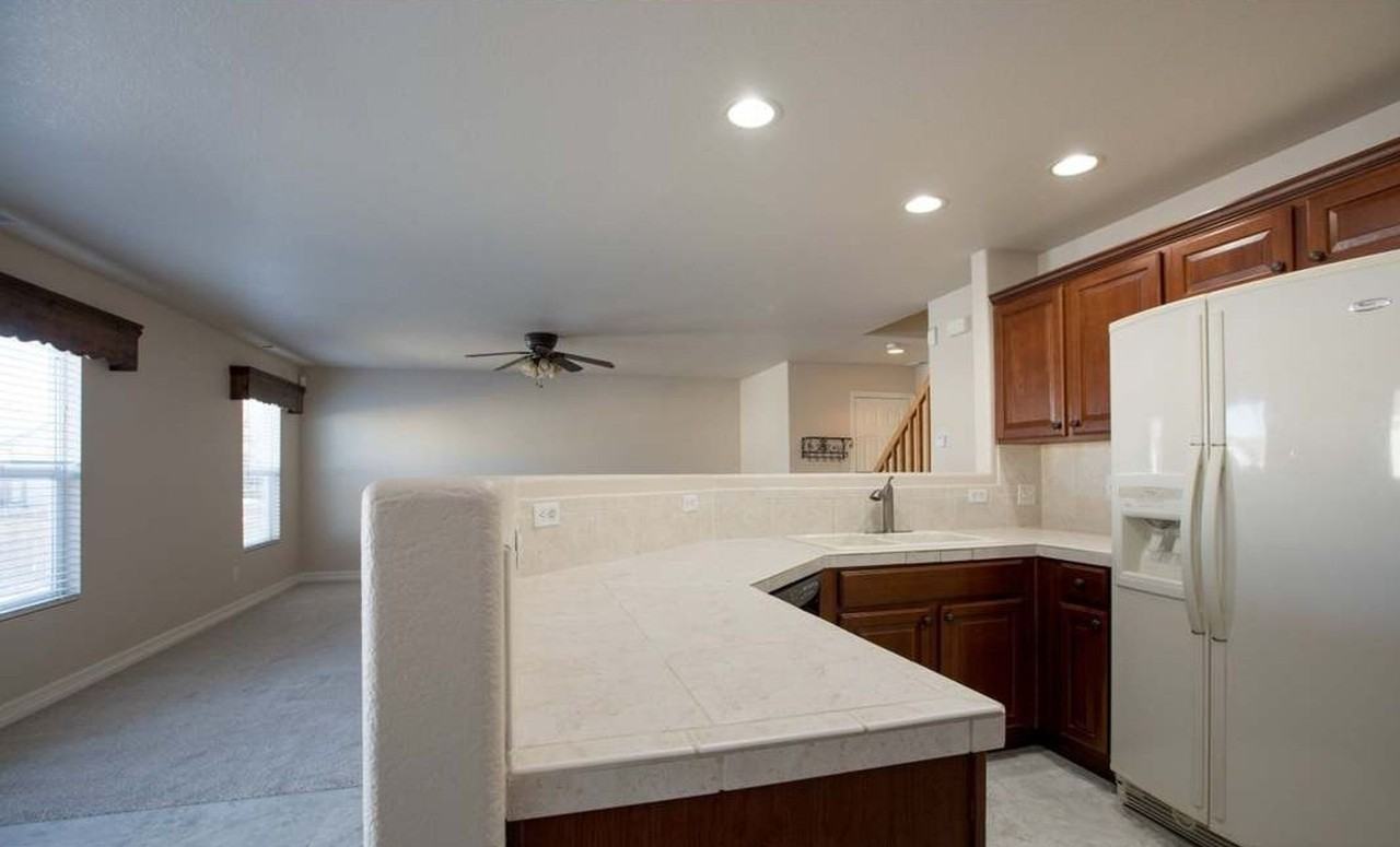 4026 Berwick Ln - Photo 7 of 18