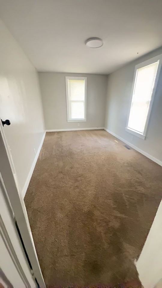 2918 S Vine St - Photo 4 of 6