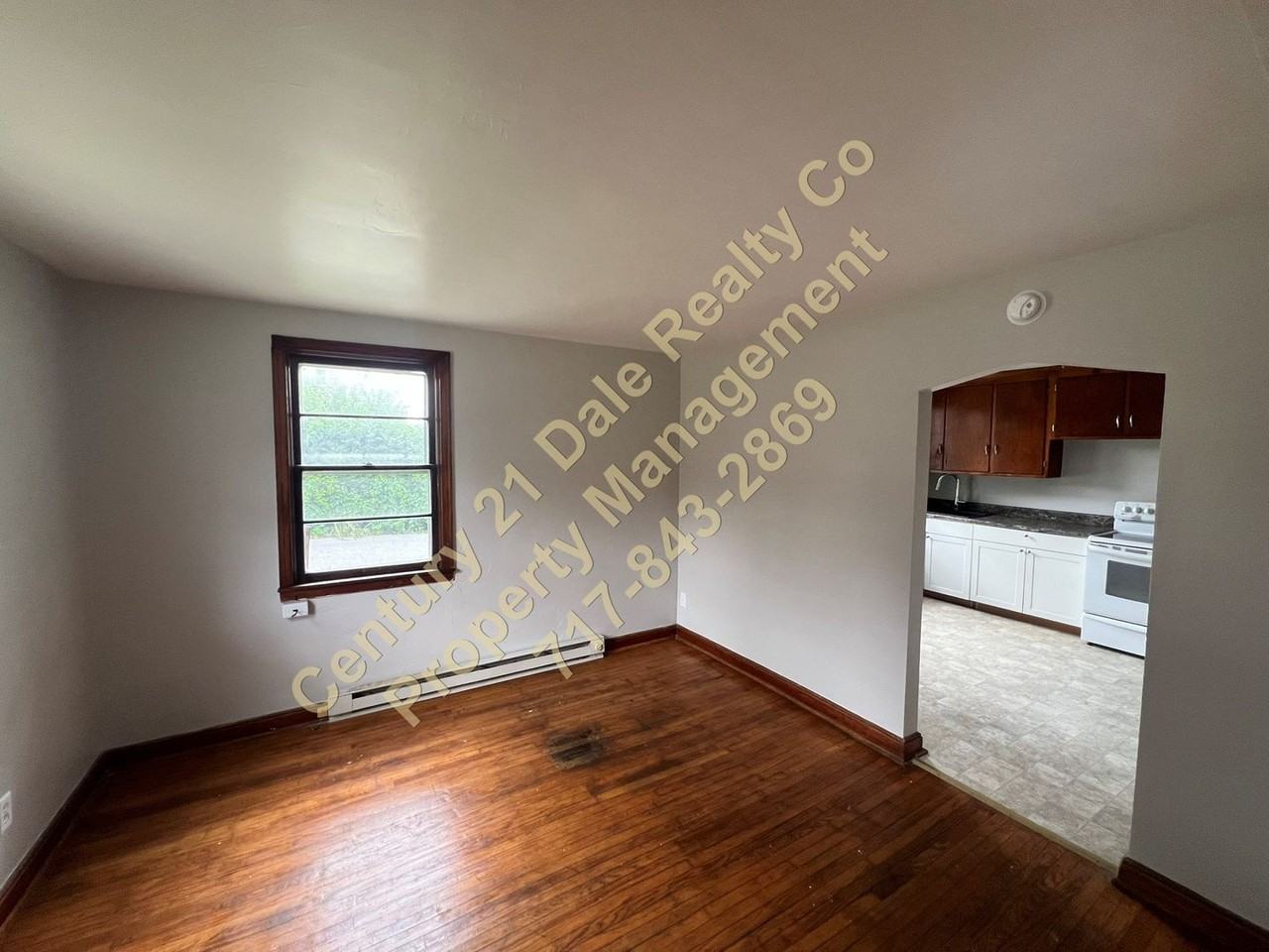950 Penn Ave - Photo 2 of 10