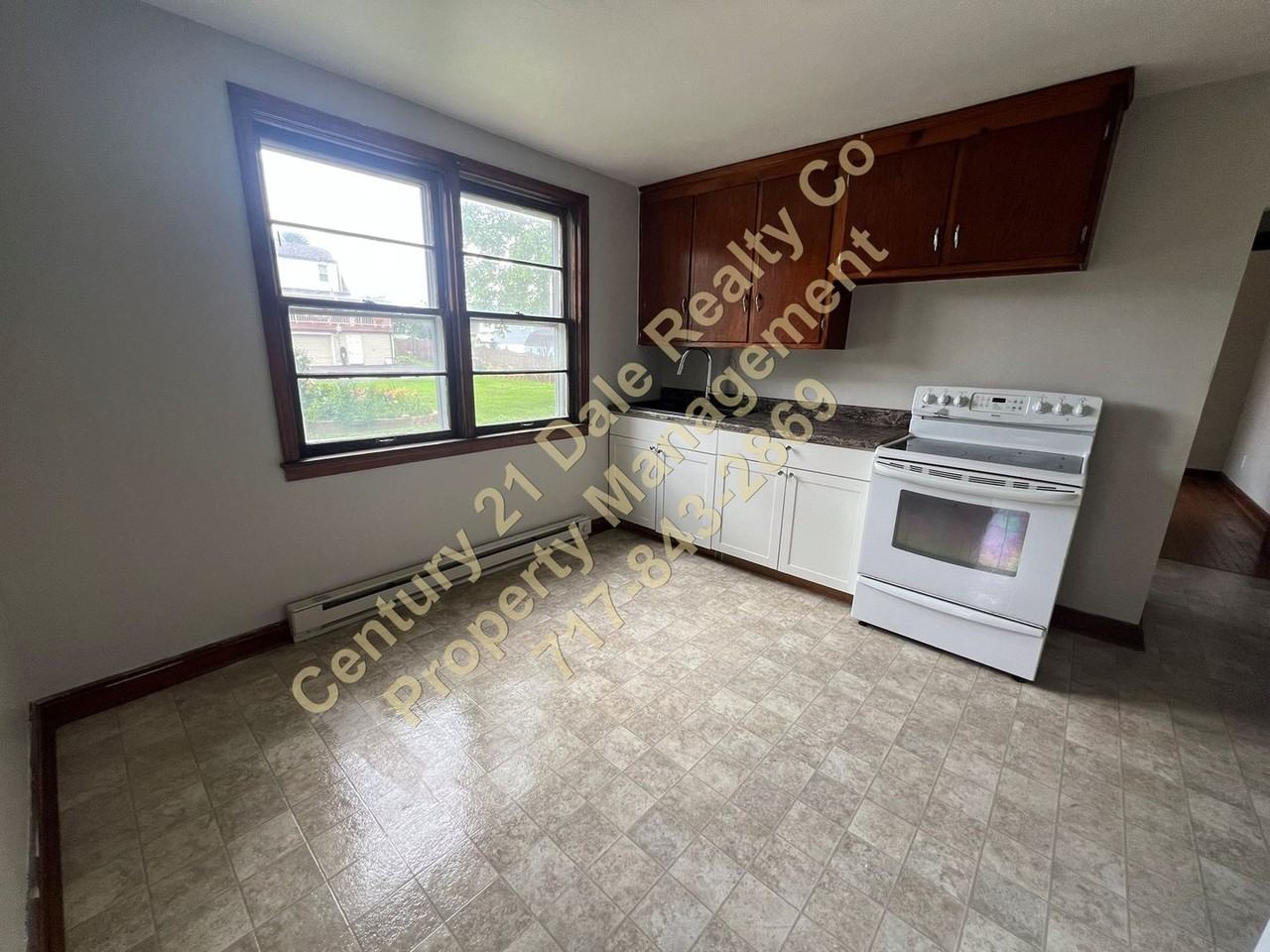 950 Penn Ave - Photo 4 of 10