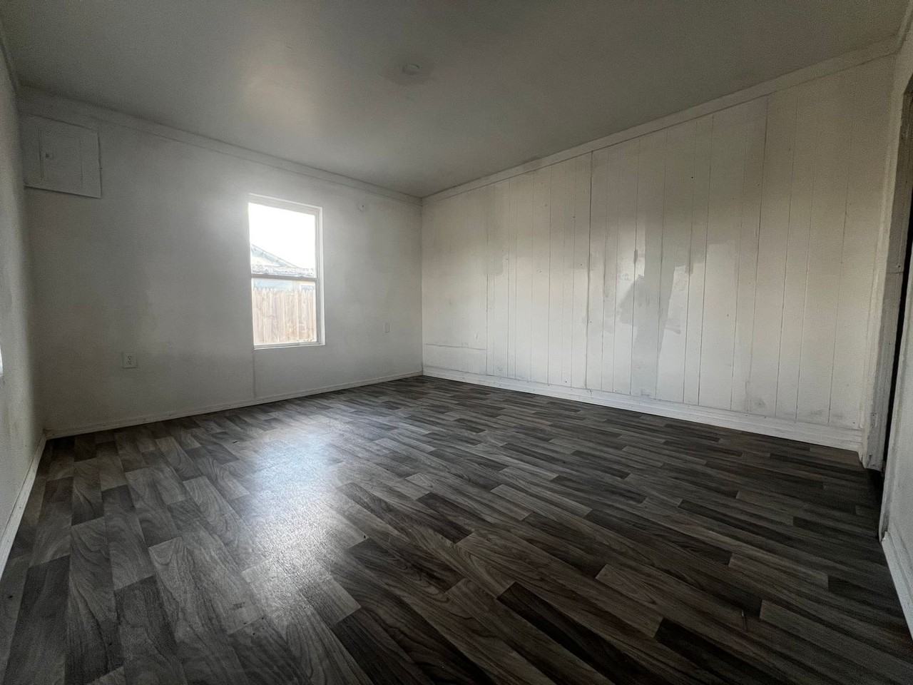 455 W Scott St - Photo 2 of 10