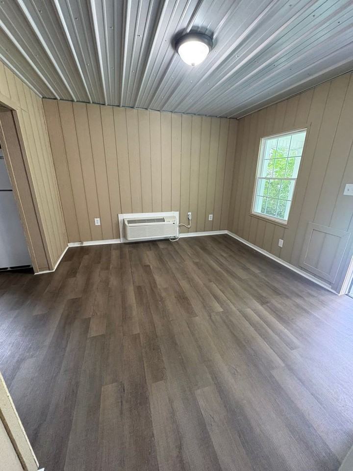 313 Frazier Ave - Photo 2 of 9
