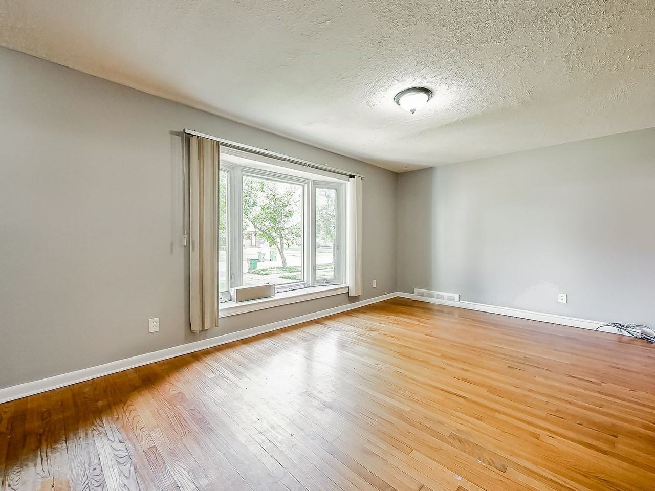 28783 Leona St - Photo 2 of 38