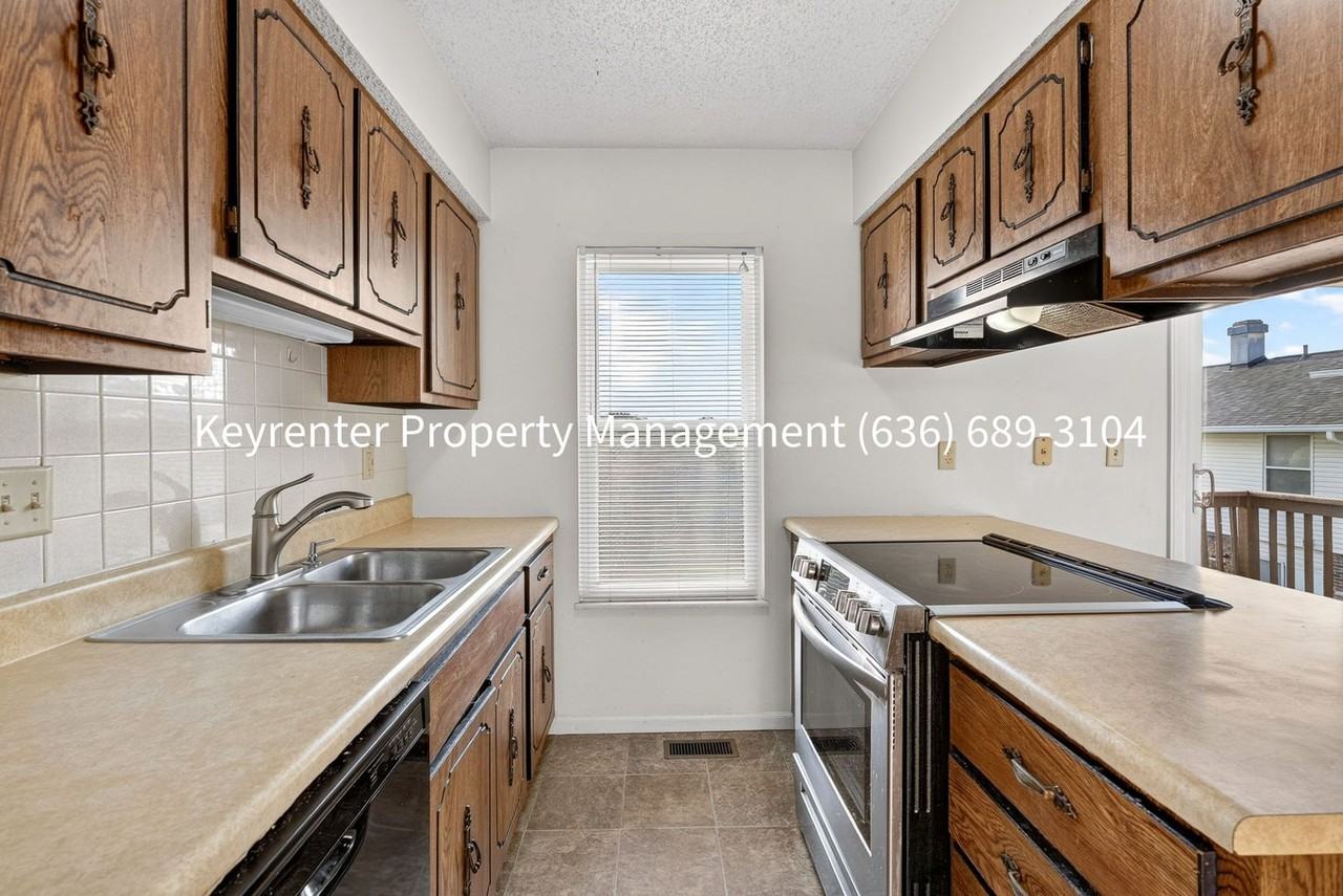 761 Highland Hill Ct - Photo 4 of 30