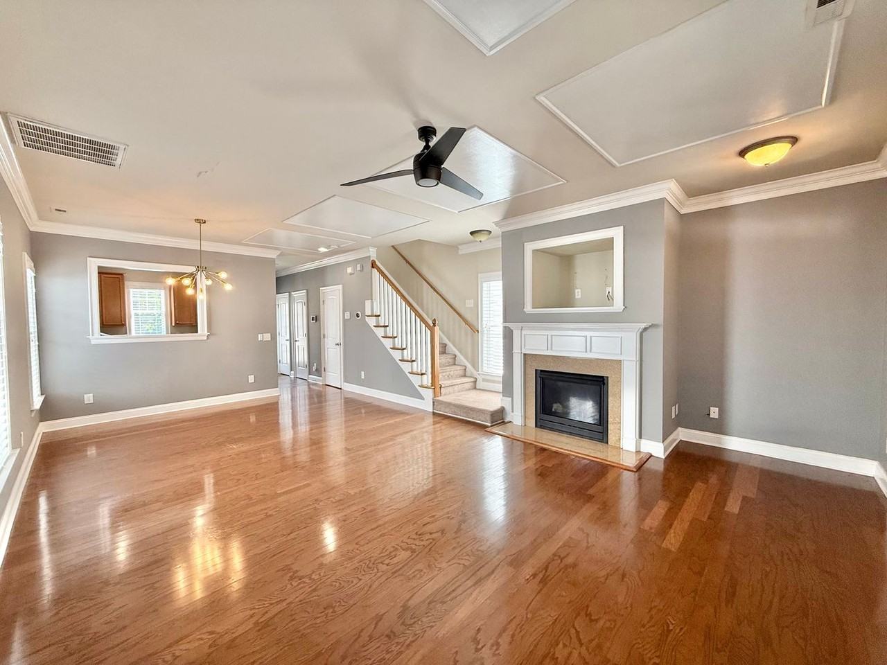 7758 Acc Blvd - Photo 2 of 18